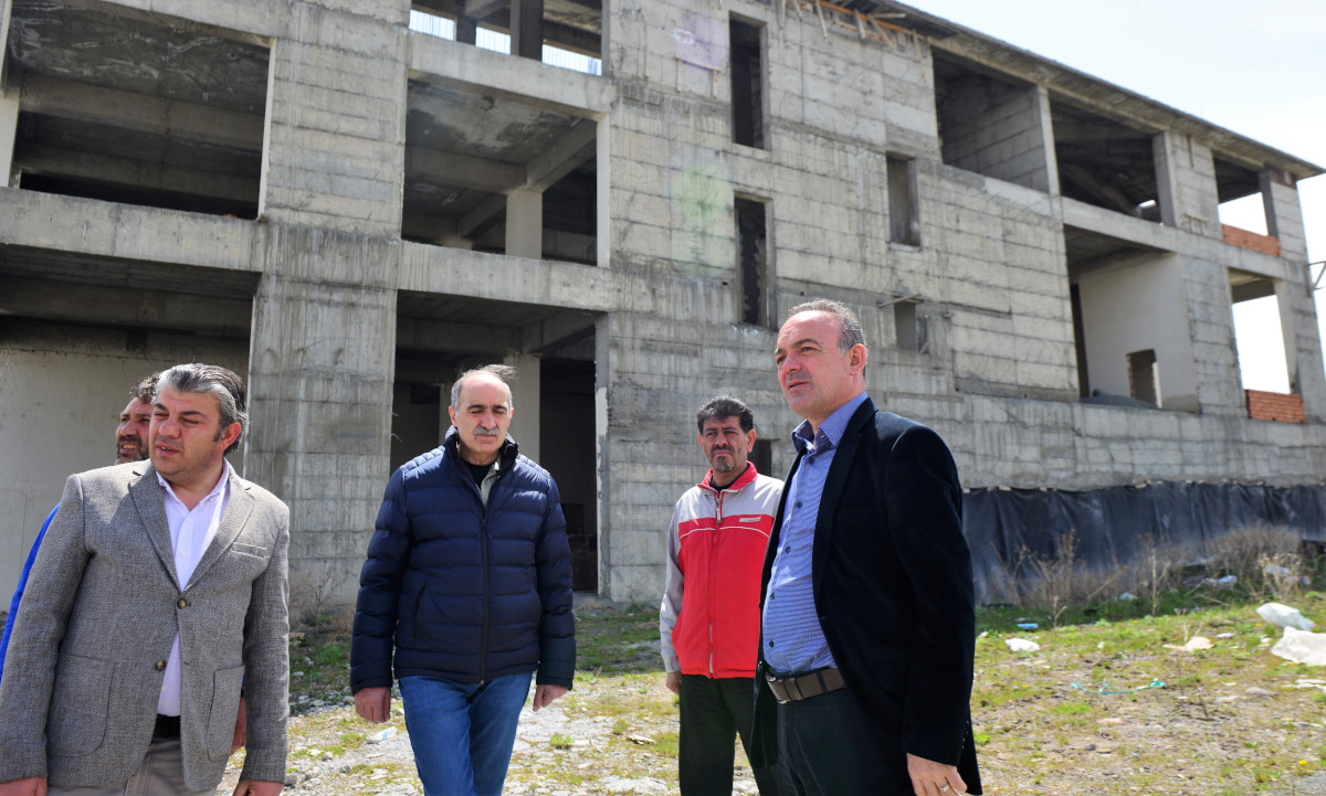 Valimiz Hüseyin Öner, Kültür Merkezi inşaatında incelemede bulundu (10.05.2023)