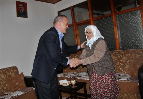 Valimiz Hüseyin Öner, Anneler Günü Dolayısıyla Şehit Annelerini Ziyaret Etti(13.05.2023)