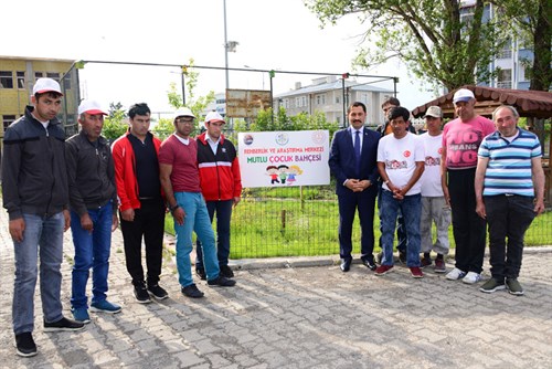 Valimiz Mustafa Masatlı’nın Katılımı İle Valiliğimiz Mutlu Çocuklar Projesi kapsamında Oluşturulan Çocuk Bahçesine Ekim, Dikim Yapıldı (17.07.2019)