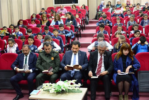 Valimiz Mustafa Masatlı, “Ardahan Okuyor Projesi” Kapsamında 23 Şubat İlkokulunda Düzenlenen Kitap Okuma Etkinliğine Katıldı (07.05.2019)